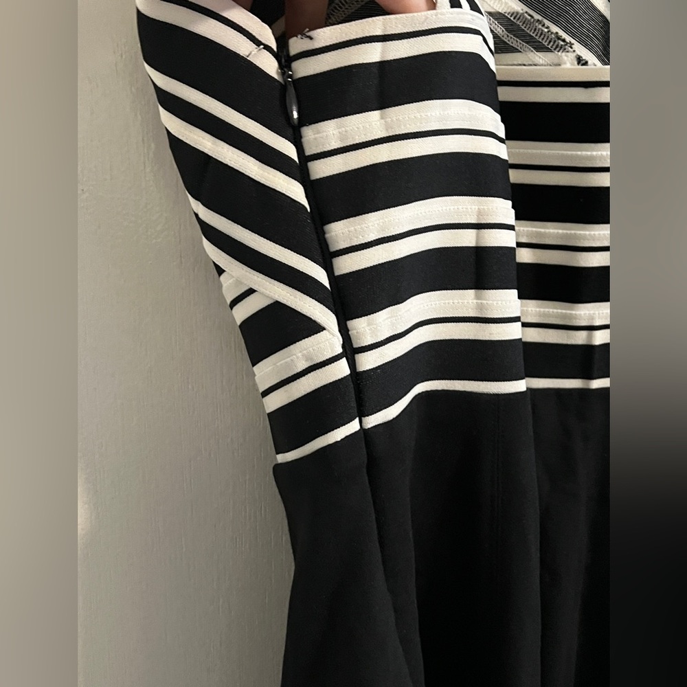 EUC ANTHROPOLOGIE Maeve Crosswise Fit & Flare Dress - Picture 9 of 10